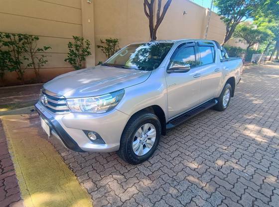 TOYOTA HILUX 2.8 SRV 4X4 CD 16V DIESEL 4P AUTOMÁTICO